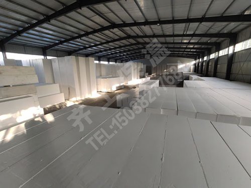 泡沫板擁有著一個外表內(nèi)置同在 泡沫板擁有著一個外表內(nèi)置同在